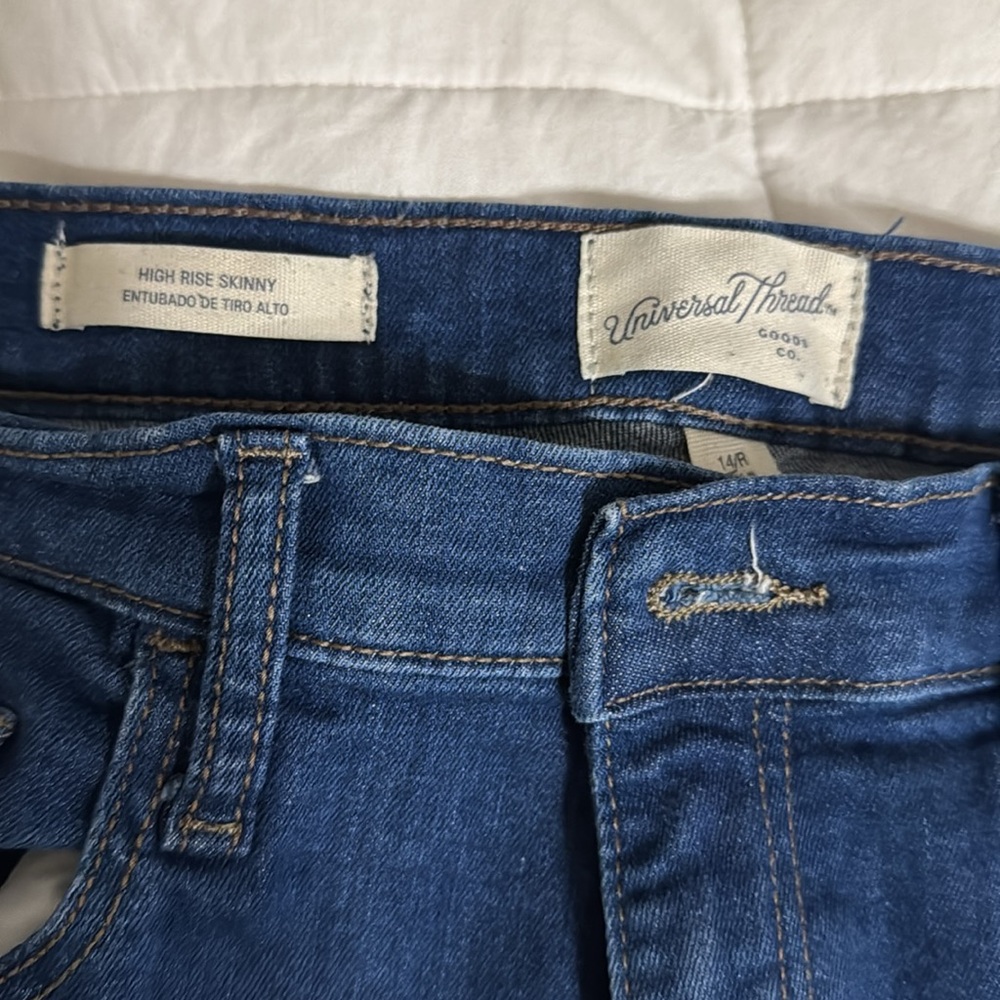 Women’s Jeans Universal Thread - Picture 2 of 3
